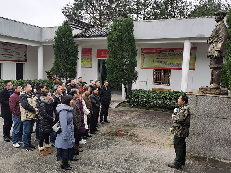 屯溪區(qū)委辦黨支部、屯溪城建投公司黨支部聯(lián)合開展主題黨日共建活動